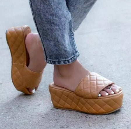 Solide Plaid Plattform Sandalen Frauen Schuhe Heißer Dicke Sohle Slipper Sommer Herbst Rutschen Plus Größe 43 Zapatillas Mujer Casa