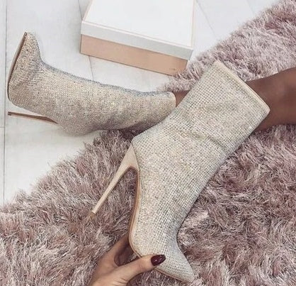Damen Stiefel mit spitzer Zehenpartie und Absatz
