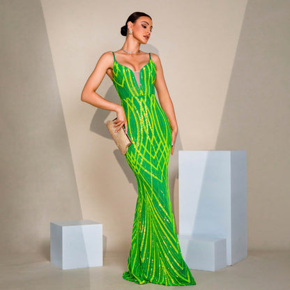 Abendkleid mit V-Ausschnitt, Trägern und Pailletten