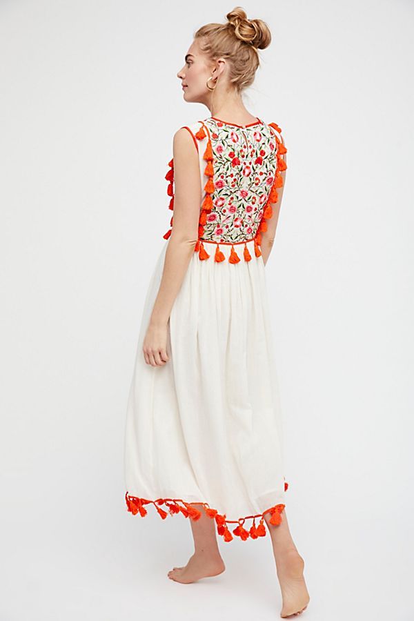 Ärmelloses Westenkleid mit böhmischem Muster und Blumenfransen