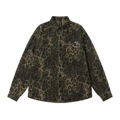Herren Shirt mit Polokragen – Lässig, Oversized & im Leopardenmuster