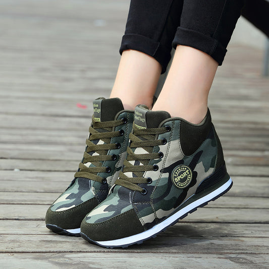 Camouflage-Sportschuhe
