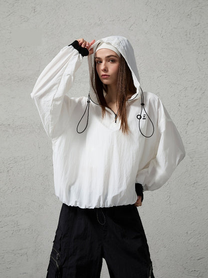 Minimalistische Kapuzenjacke mit Kontrastfarben – Dünne Sonnenschutzkleidung