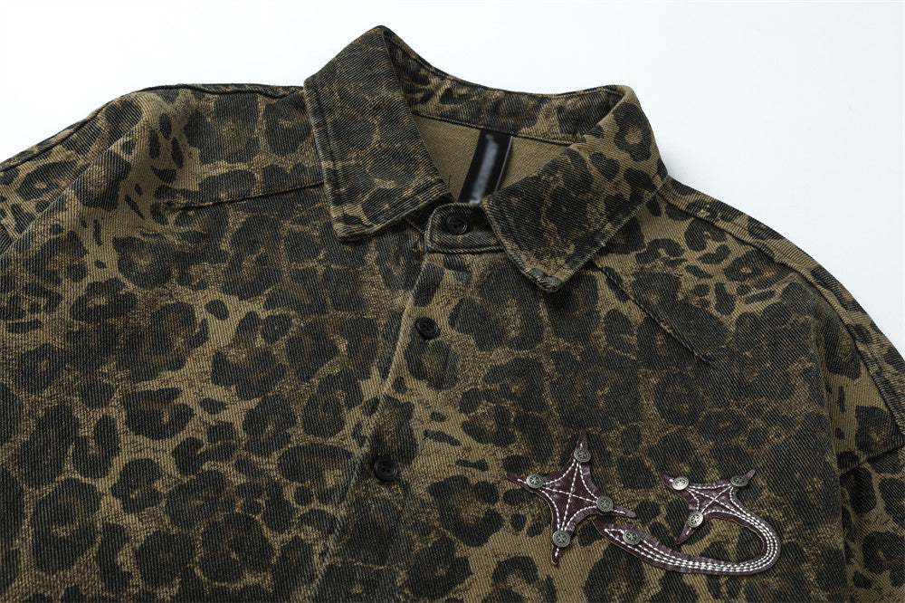 Herren Shirt mit Polokragen – Lässig, Oversized & im Leopardenmuster