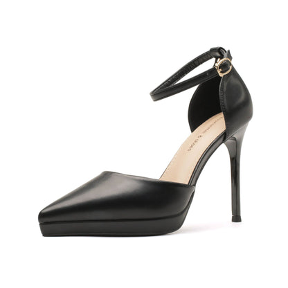 Stilettos aus Leder mit Knöchelriemen