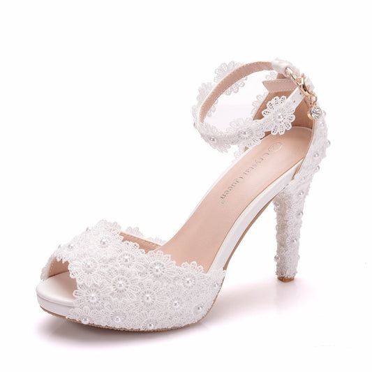 Plateau-Spitzen-Sandalen mit Perlenbesatz und Stilettoabsatz