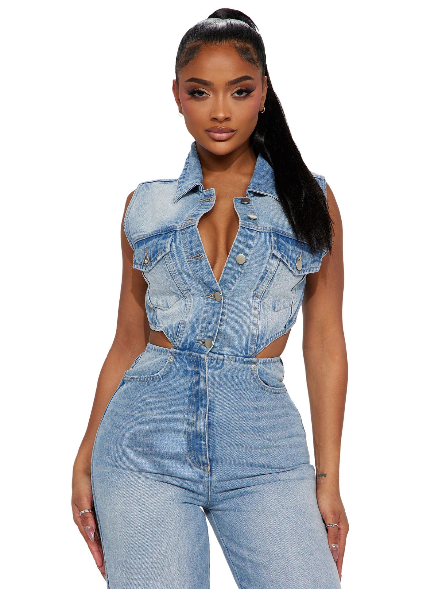 Schmaler Jumpsuit aus elastischem, gewaschenem Denim. Gerader, lockerer Jumpsuit