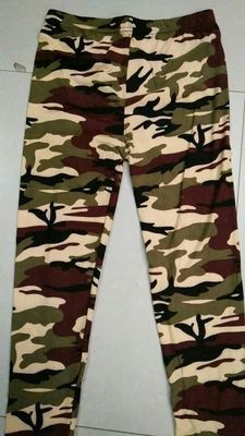 Leggings mit Camouflage-Print