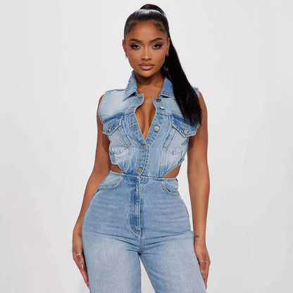 Schmaler Jumpsuit aus elastischem, gewaschenem Denim. Gerader, lockerer Jumpsuit