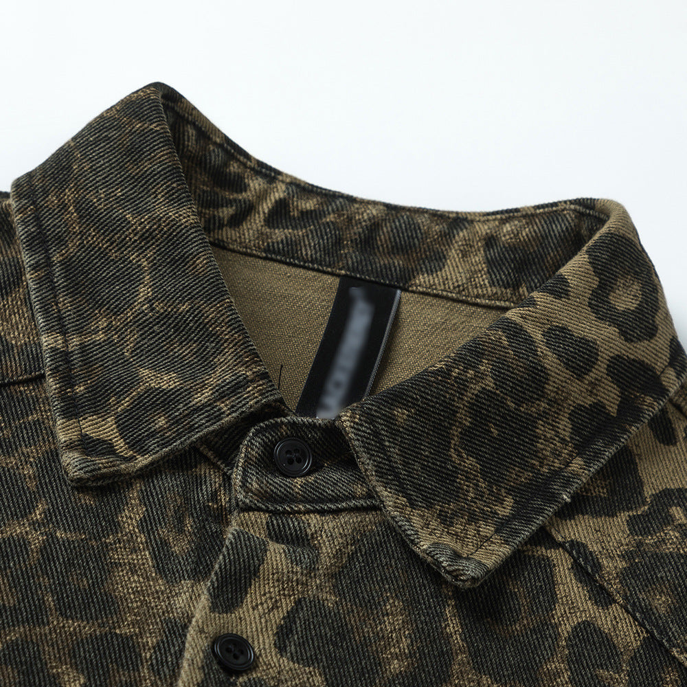 Herren Shirt mit Polokragen – Lässig, Oversized & im Leopardenmuster