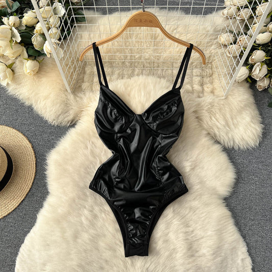 Damen-Sling-BH-Body aus PU-Leder mit V-Ausschnitt