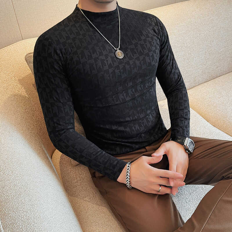 Modernes Herren-T-Shirt mit halbem Stehkragen – Figurbetonter Schnitt für einen trendigen Look