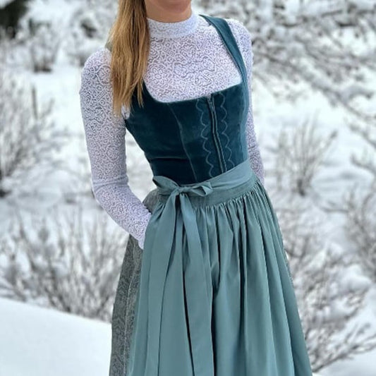 Oktoberfest Kleid „Isar“ – Midikleid aus Samt in Marineblau mit Trägern