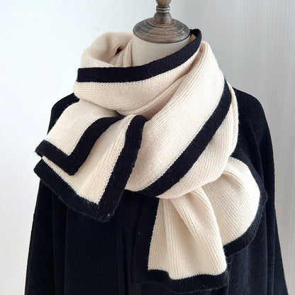 Farblich passender Schal Gestrickter Wollschal