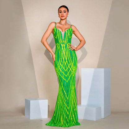 Abendkleid mit V-Ausschnitt, Trägern und Pailletten