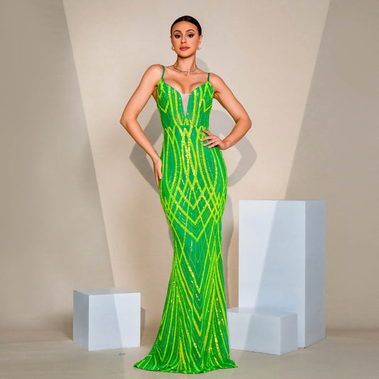 Abendkleid mit V-Ausschnitt, Trägern und Pailletten
